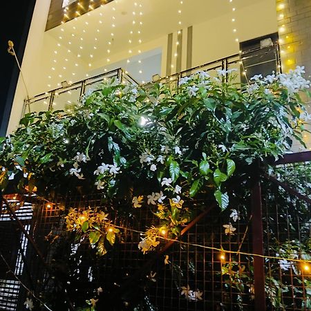 Atulyam Stays Sushant Golf City Lucknow Exterior photo