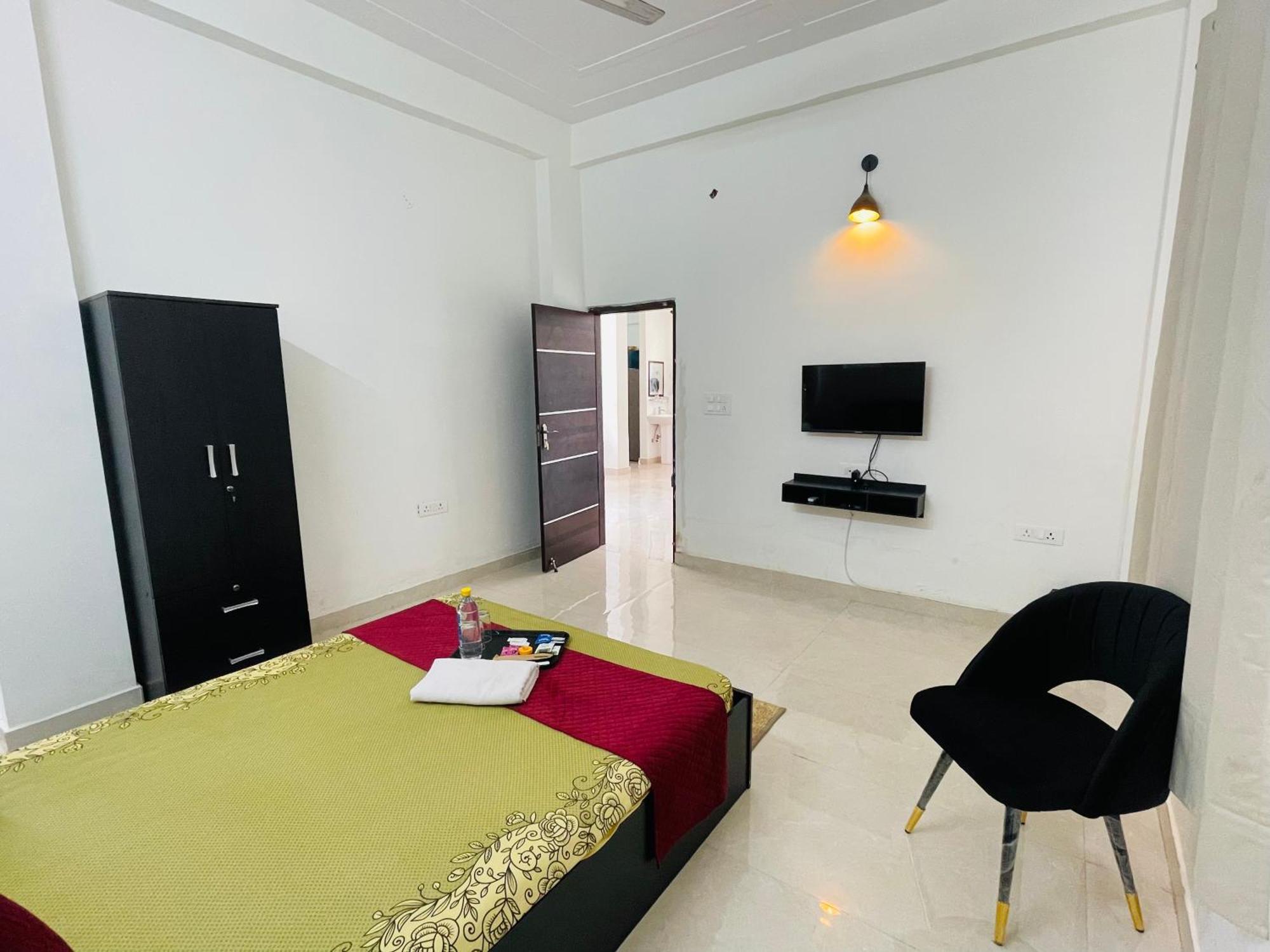 Atulyam Stays Sushant Golf City Lucknow Exterior photo