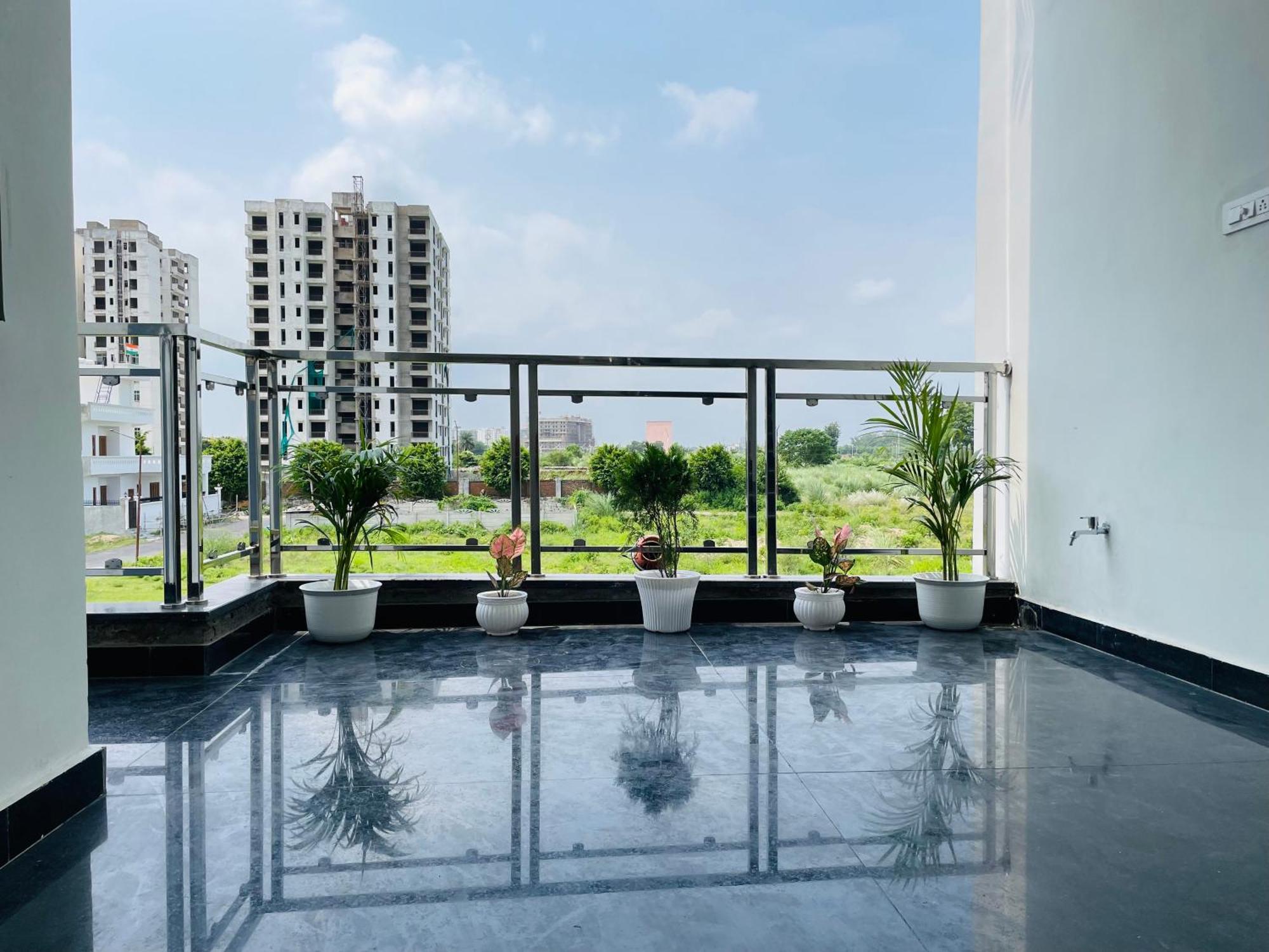 Atulyam Stays Sushant Golf City Lucknow Exterior photo