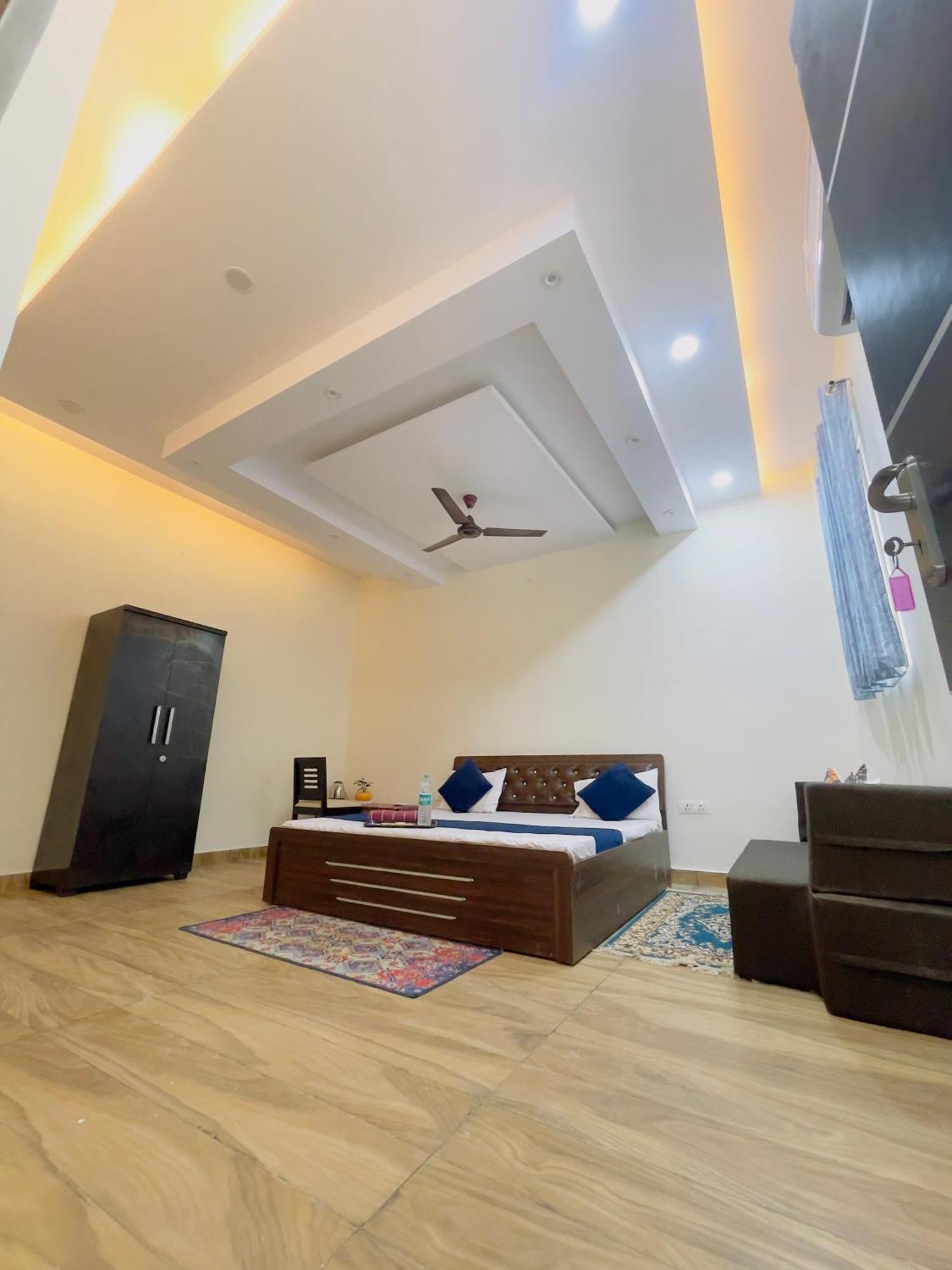 Atulyam Stays Sushant Golf City Lucknow Exterior photo